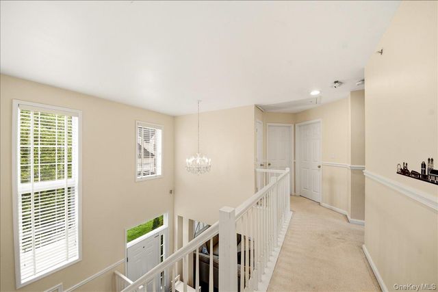 38 Ovation Court, White Plains, NY 10603