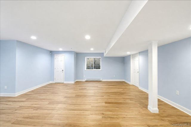 38 Ovation Court, White Plains, NY 10603