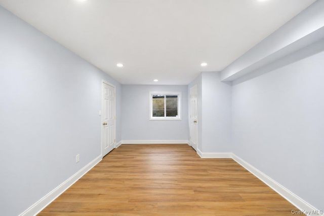 38 Ovation Court, White Plains, NY 10603