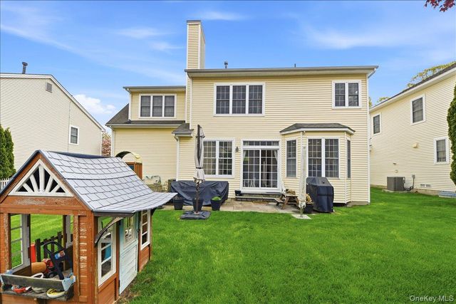 38 Ovation Court, White Plains, NY 10603