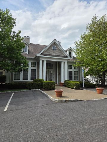 38 Ovation Court, White Plains, NY 10603