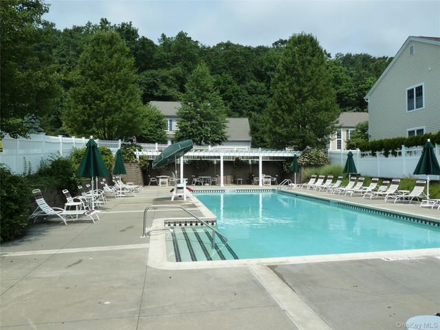 38 Ovation Court, White Plains, NY 10603