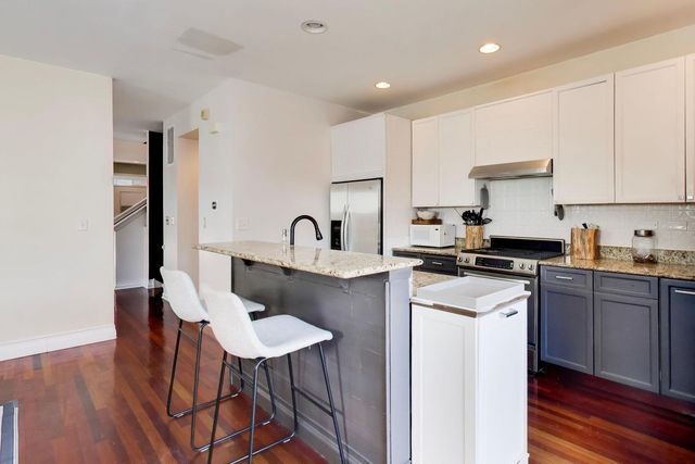 2533 S STARK Street, Chicago, IL 60608