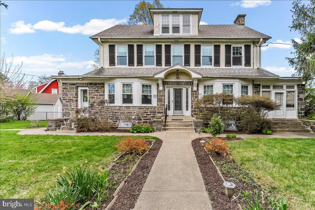 216 E MANOA RD, Havertown, PA 19083