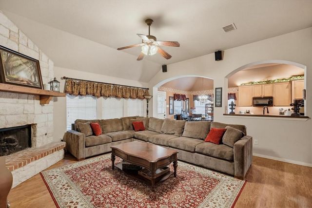 5204 Appalachian Way, Fort Worth, TX 76123
