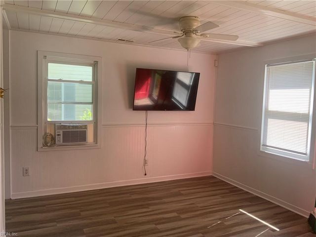 35 Phelps CIR, Hampton, VA 23663