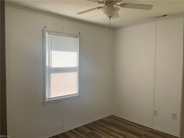35 Phelps CIR, Hampton, VA 23663