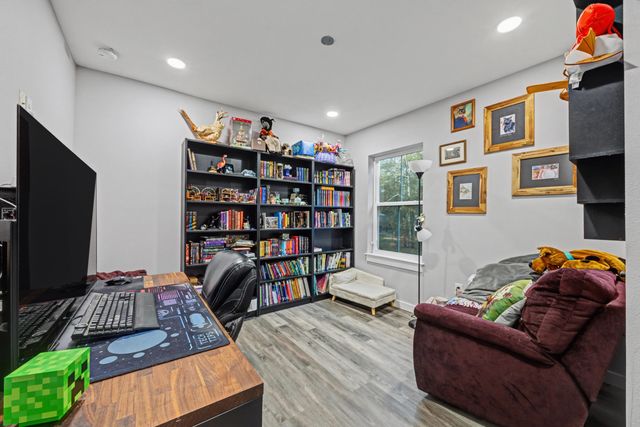 255 W Renoir Road, Defuniak Springs, FL 32433