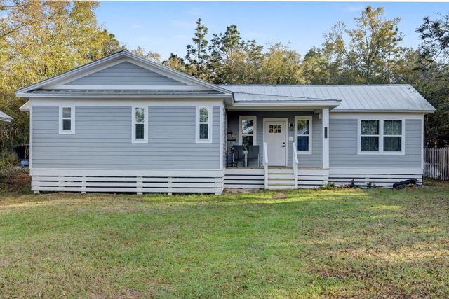 255 W Renoir Road, Defuniak Springs, FL 32433