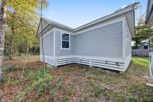 255 W Renoir Road, Defuniak Springs, FL 32433