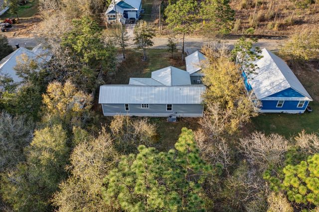 255 W Renoir Road, Defuniak Springs, FL 32433