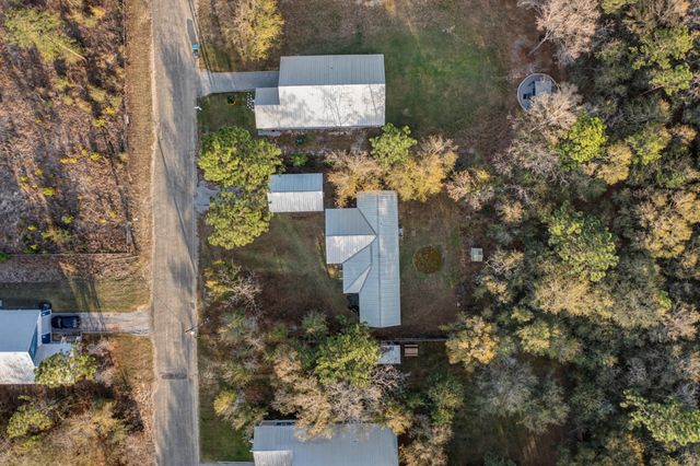 255 W Renoir Road, Defuniak Springs, FL 32433