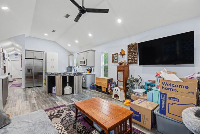 255 W Renoir Road, Defuniak Springs, FL 32433