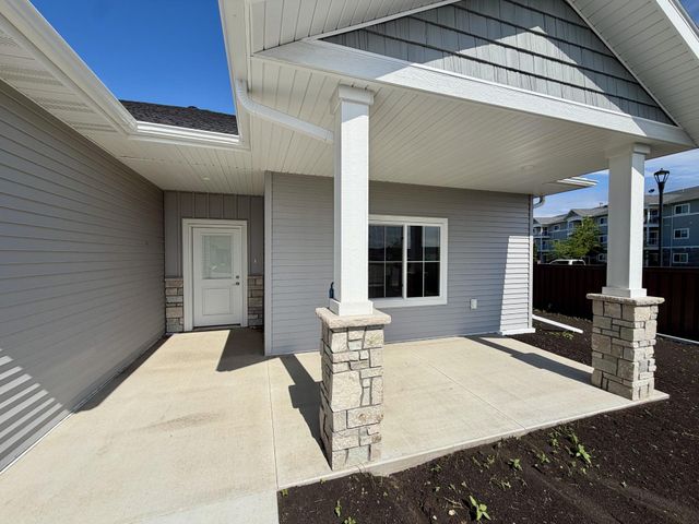 4203 Pine Parkway S, Fargo, ND 58104