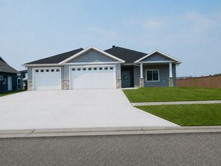 4203 Pine Parkway S, Fargo, ND 58104
