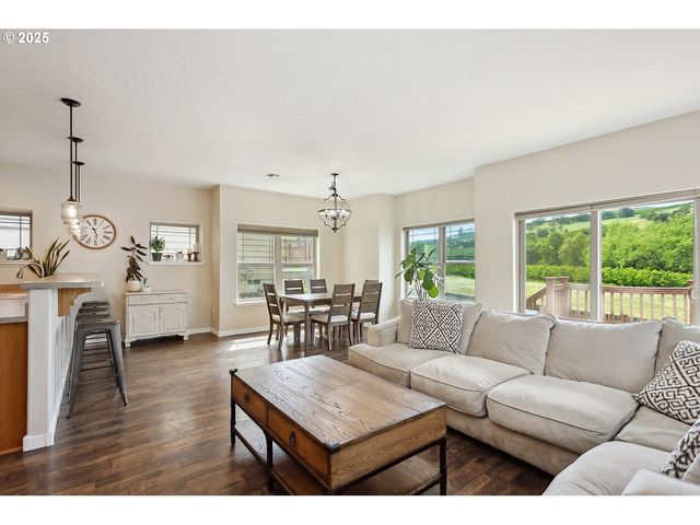 2612 BENNETT Way, The Dalles, OR 97058