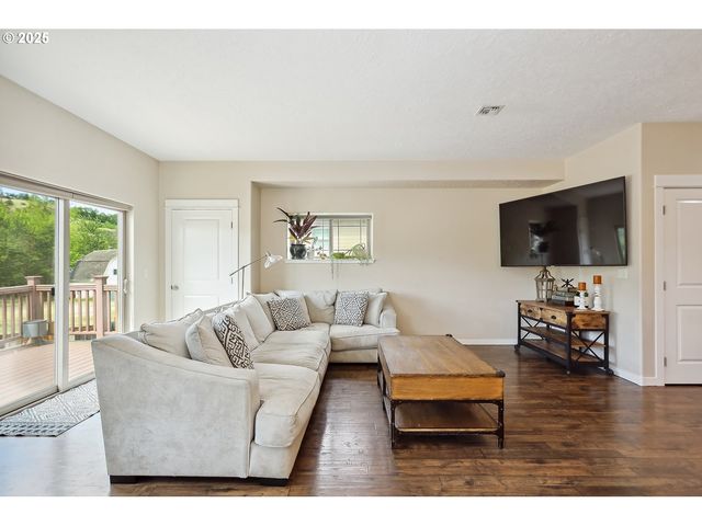 2612 BENNETT Way, The Dalles, OR 97058