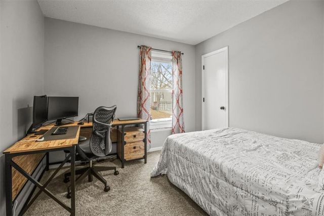 1048 SW Twin Creek Drive, Lee's Summit, MO 64081