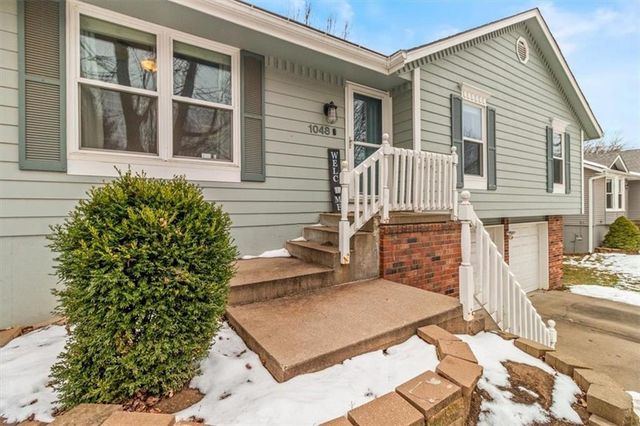 1048 SW Twin Creek Drive, Lee's Summit, MO 64081