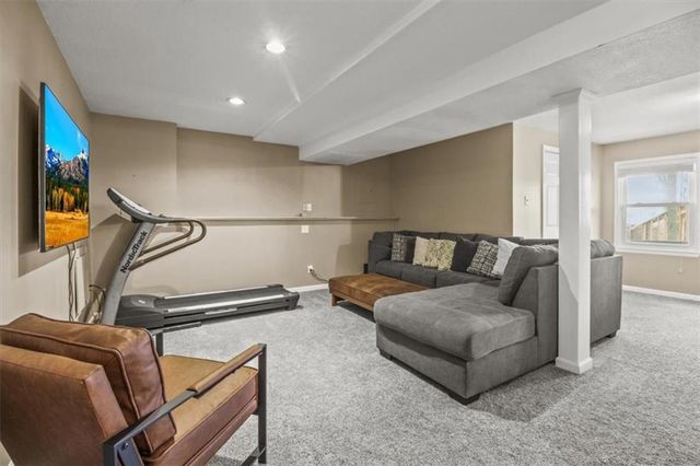 1048 SW Twin Creek Drive, Lee's Summit, MO 64081