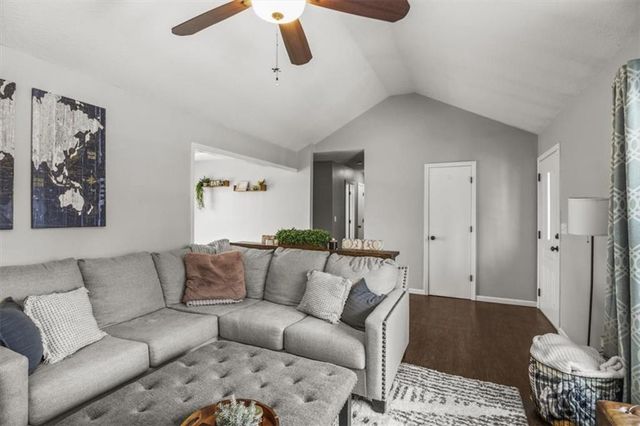 1048 SW Twin Creek Drive, Lee's Summit, MO 64081