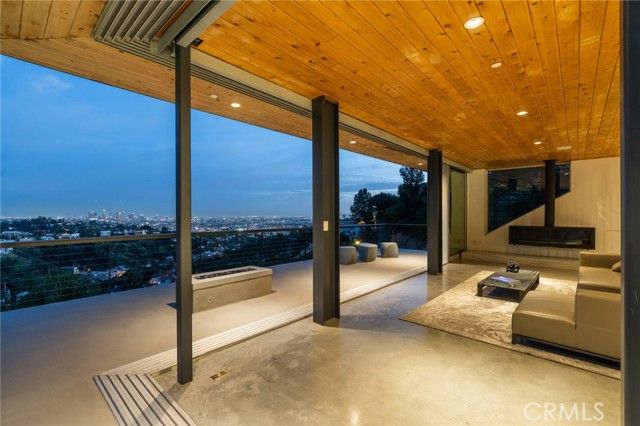 2917 Durand Drive, Los Angeles, CA 90068