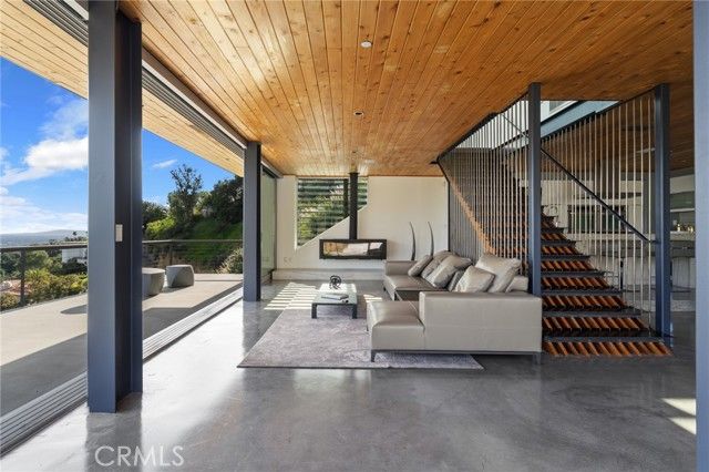 2917 Durand Drive, Los Angeles, CA 90068