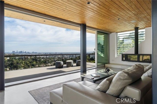 2917 Durand Drive, Los Angeles, CA 90068