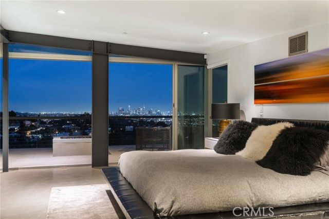 2917 Durand Drive, Los Angeles, CA 90068