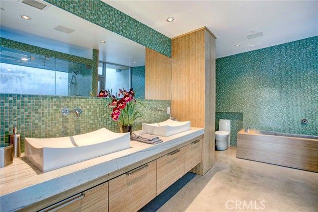 2917 Durand Drive, Los Angeles, CA 90068