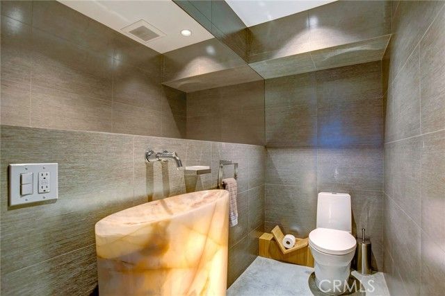 2917 Durand Drive, Los Angeles, CA 90068