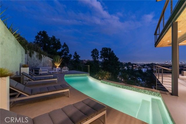 2917 Durand Drive, Los Angeles, CA 90068