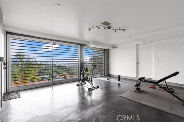 2917 Durand Drive, Los Angeles, CA 90068