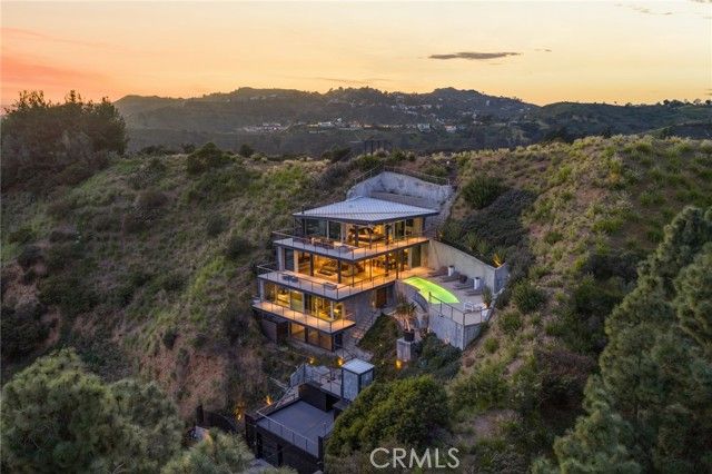 2917 Durand Drive, Los Angeles, CA 90068