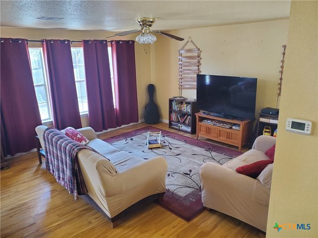 3854 Cherokee Boulevard, New Braunfels, TX 78132