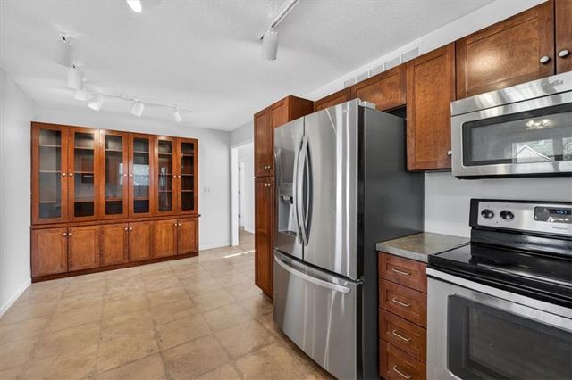 2133 NE Todd George Road, Lee's Summit, MO 64086