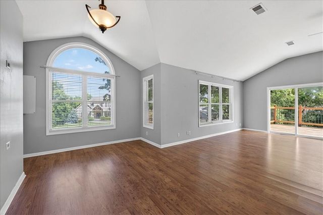 2133 NE Todd George Road, Lee's Summit, MO 64086