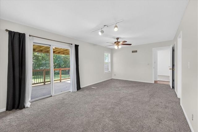 2133 NE Todd George Road, Lee's Summit, MO 64086