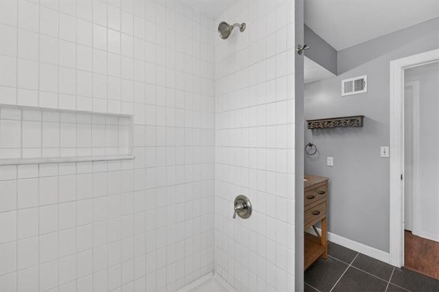 2133 NE Todd George Road, Lee's Summit, MO 64086
