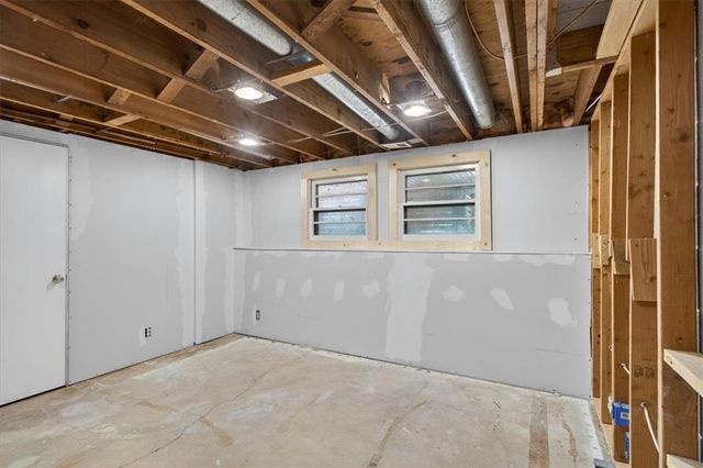 2133 NE Todd George Road, Lee's Summit, MO 64086