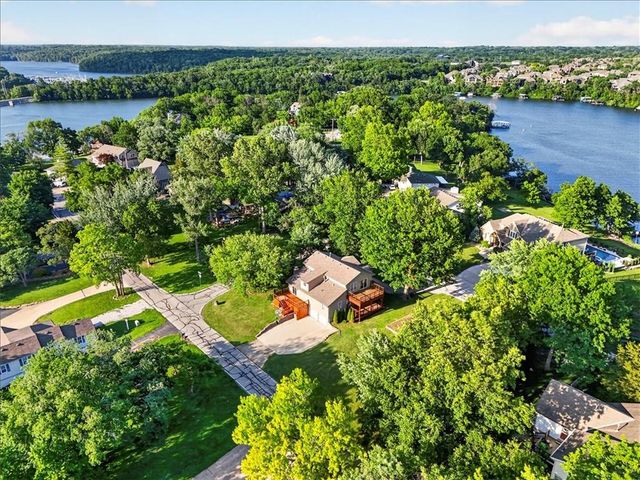2133 NE Todd George Road, Lee's Summit, MO 64086