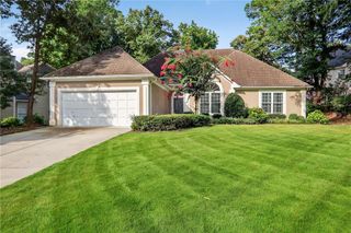 10825 Pine walk Forest Circle, Alpharetta, GA 30022