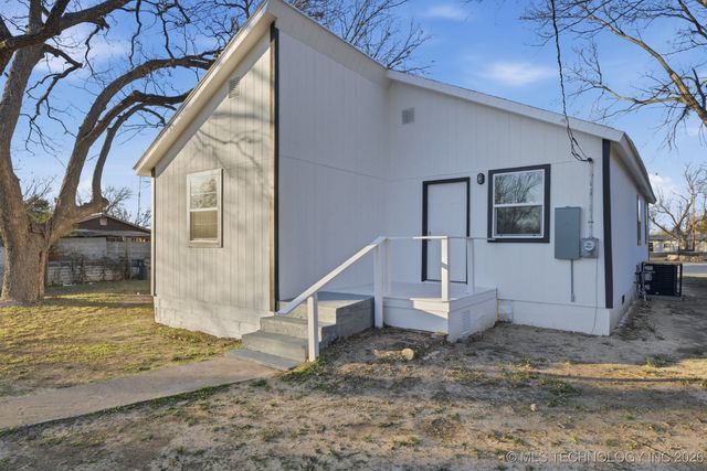 1110 Martin Luther King Drive, Okmulgee, OK 74447