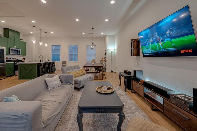 8911 Knoll Villas Street, Houston, TX 77080