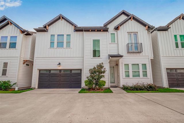 8911 Knoll Villas Street, Houston, TX 77080