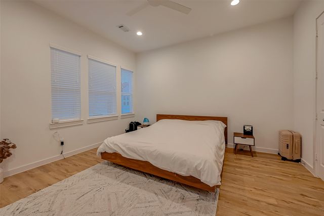 8911 Knoll Villas Street, Houston, TX 77080