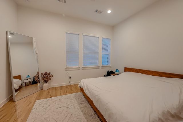 8911 Knoll Villas Street, Houston, TX 77080