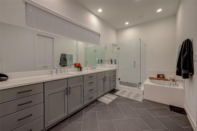 8911 Knoll Villas Street, Houston, TX 77080