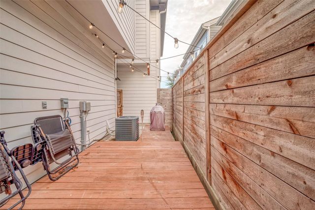 8911 Knoll Villas Street, Houston, TX 77080