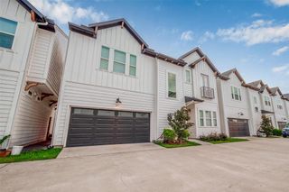 8911 Knoll Villas Street, Houston, TX 77080